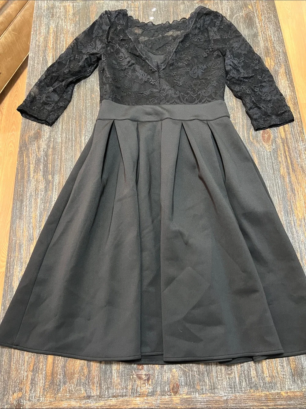 Miusol Black Lace Bodice Dress - Picture 3 of 6